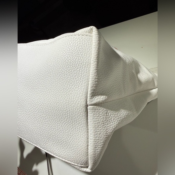 LIZ CLAIBORNE Large Tote, Crossbody or Shoulder white, rainbow colored handles - Picture 5 of 12